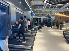 器械区-Hi GYM嗨健身(泥城店)