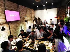 大堂-何师烧烤·香辣蟹·川菜·30年老品牌(太古里旗舰店)