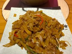 牛肉炒河粉-老五烧烤(石牌岭店)
