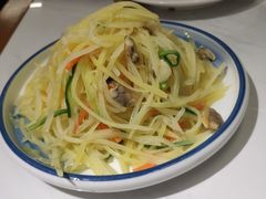 土豆丝炒蚬肉-海知道大连海鲜水饺(南山大冲店)