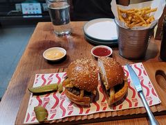 -悠航SLOWBOAT(三里屯店)