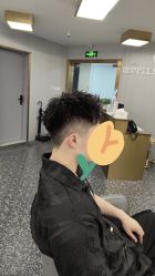 -即型男士理发工作室