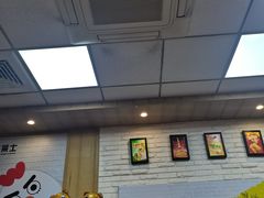 -华莱士炸鸡汉堡(重庆邮电大学店)