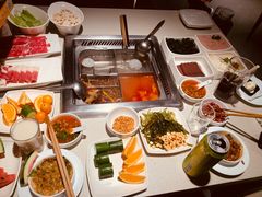 -海底捞火锅鲜切牛肉主题店(长寿路店)