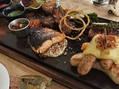 -Mark&Mars Restaurant