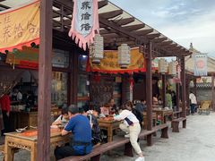 -暖泉小吃广场