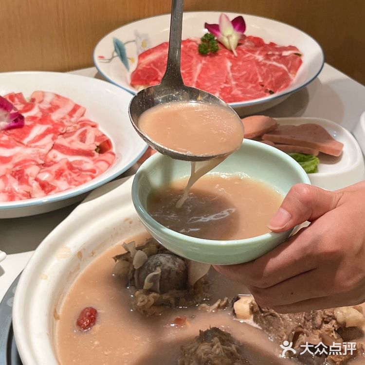 尝一碗秋冬九孔莲藕排骨汤