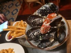 白葡萄酒奶油青口贝配薯条-LA  PETANQUE(泰安路店)