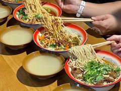 -楚东君•襄阳牛肉面牛杂煲(陆家嘴正大店)