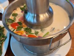 -Chom Cafe and Restaurant