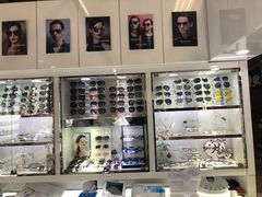 -臻美视爵眼镜·明月·依视路·蔡司折扣店(广渠门店)