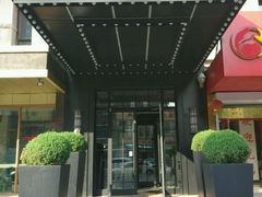 门面-食间牛排(湖西路店)