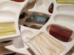 -三人行骨头王火锅(长寿店)