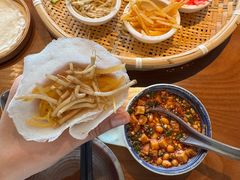 -包整·丝娃娃(一览甲秀楼风景店)