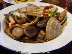 捞汁小海鲜-马路牙子地桌烤肉(工体店)