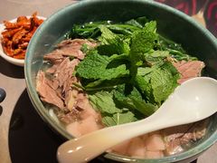 -伴山牛贵州黄牛肉火锅·苗疆非遗艺术餐厅(上海首店)