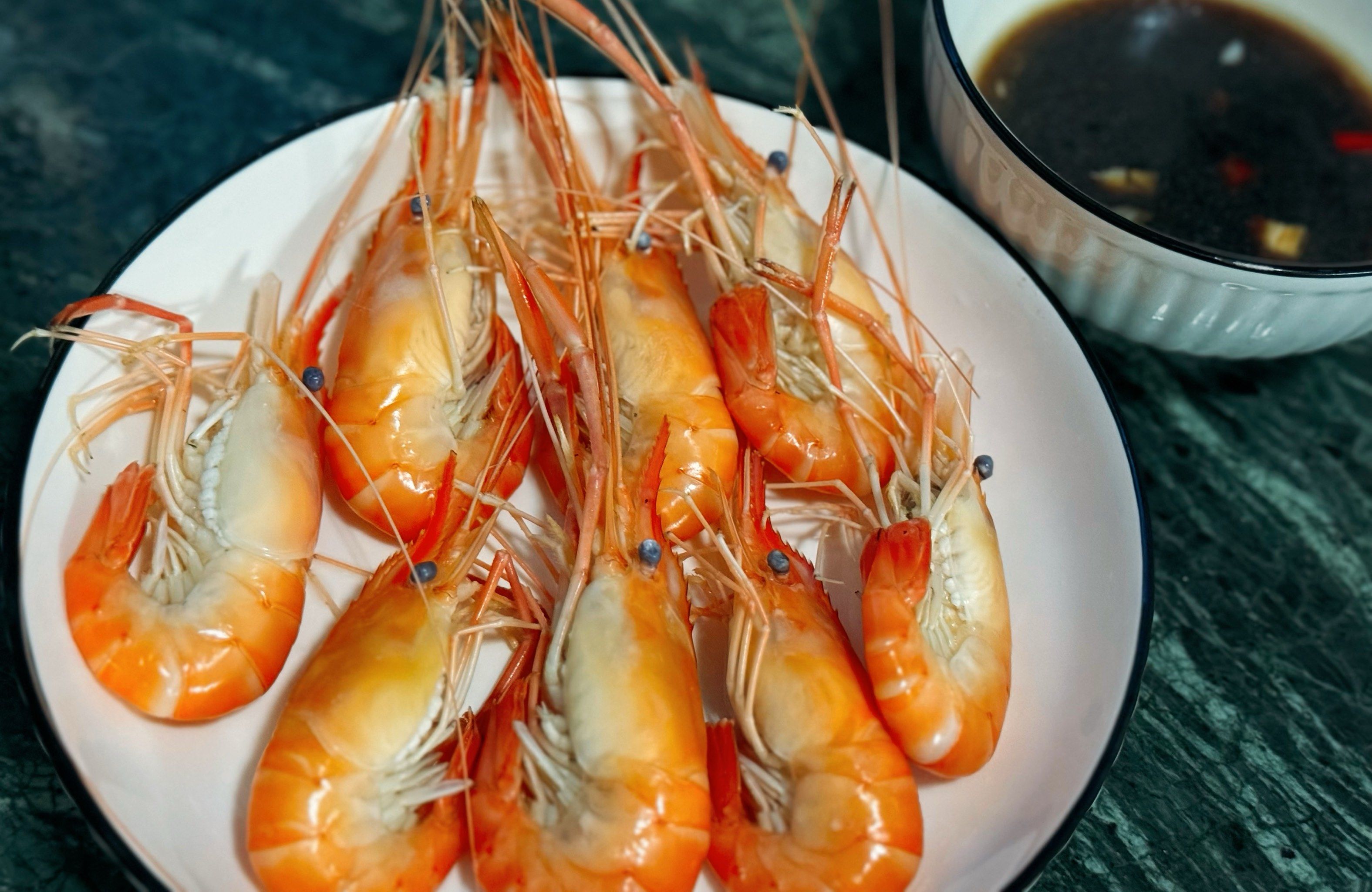 你们那罗氏虾都多少钱一斤啦?