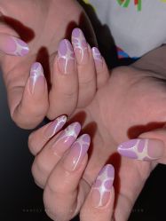 -花岐款式专研健康美甲沙龙