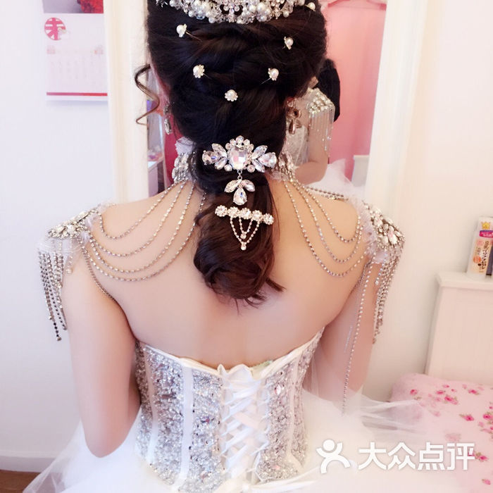 贺贺工作室新娘跟妆