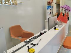 -皓齿连锁·雅贝健口腔·种植·矫正中心(虹口曲阳路店)