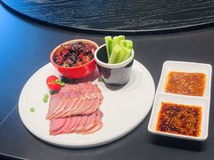 -艳阳天民俗村(公园路店)