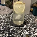 三楼的会贵一点，是设计师款，不过真的好看的