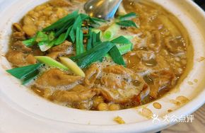 Dry Pot Pig Intestine with Peas