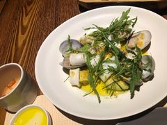 温热海鲜沙拉配牛油果-Mercato莫卡多露台餐厅与酒吧(K11店)
