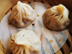 蟹粉小笼-新镇江酒家(南京西路店)