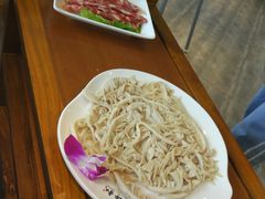 -小牛叔鲜切牛肉·火锅·烤肉自助(公济桥路店)