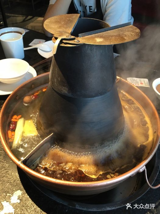 铜来聚老北京涮肉(恒隆广场店)鸳鸯铜锅图片 - 第3张