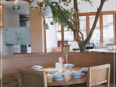 -蜜桃餐厅·伴山(湖滨商业街店)