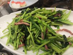 藜蒿炒腊肉-西江美食舫·江西菜(健德桥店)