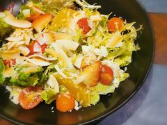 椰子脆片色拉-YUE·6·西式融合餐厅(外滩六号店)
