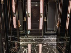 -成都华尔道夫酒店游泳池