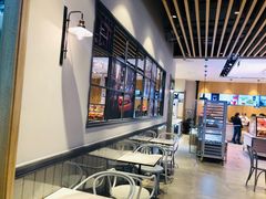 -巴黎贝甜(大宁国际商业广场店)