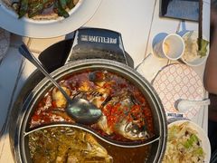 -阿瓦山寨·湘菜现炒·剁椒鱼头王(咸阳总店)