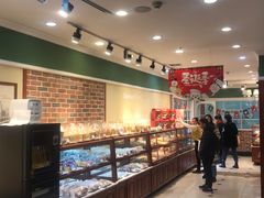 面包甜点陈列柜-丹香(青岛南京路店)