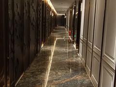 -鞍山大白鲨美食酒店