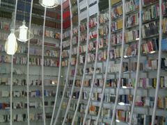 -钟书阁(松江泰晤士小镇店)