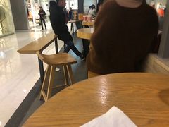 大堂-星巴克(杭州大厦C座店)