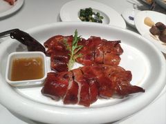 挂烧乳鸭-老船夫婚宴婚庆会馆(延吉路店)