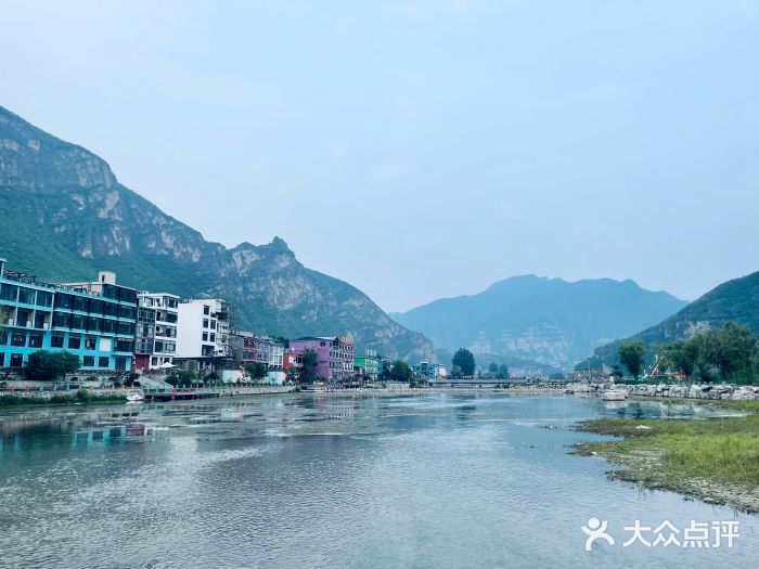 百里峡七彩艺术小镇图片