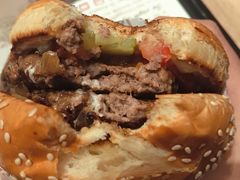 -The Habit Burger Grill 哈比特汉堡(爱琴海店)