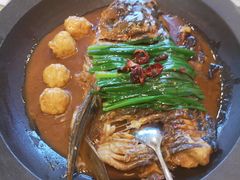肉集葱烧大鱼头-张大厨家宴小馆
