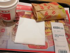 黑椒牛排帕尼尼早餐-肯德基(芳和店)
