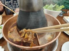 鸳鸯锅-楼外楼大刀肉传统火锅居(博学路店)