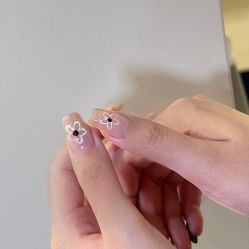 -花系美·美甲美睫精品店
