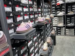 -王府井奥莱临潼小镇(临潼店)