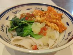 -阿瓦山寨·湘菜现炒·剁椒鱼头王(咸阳总店)